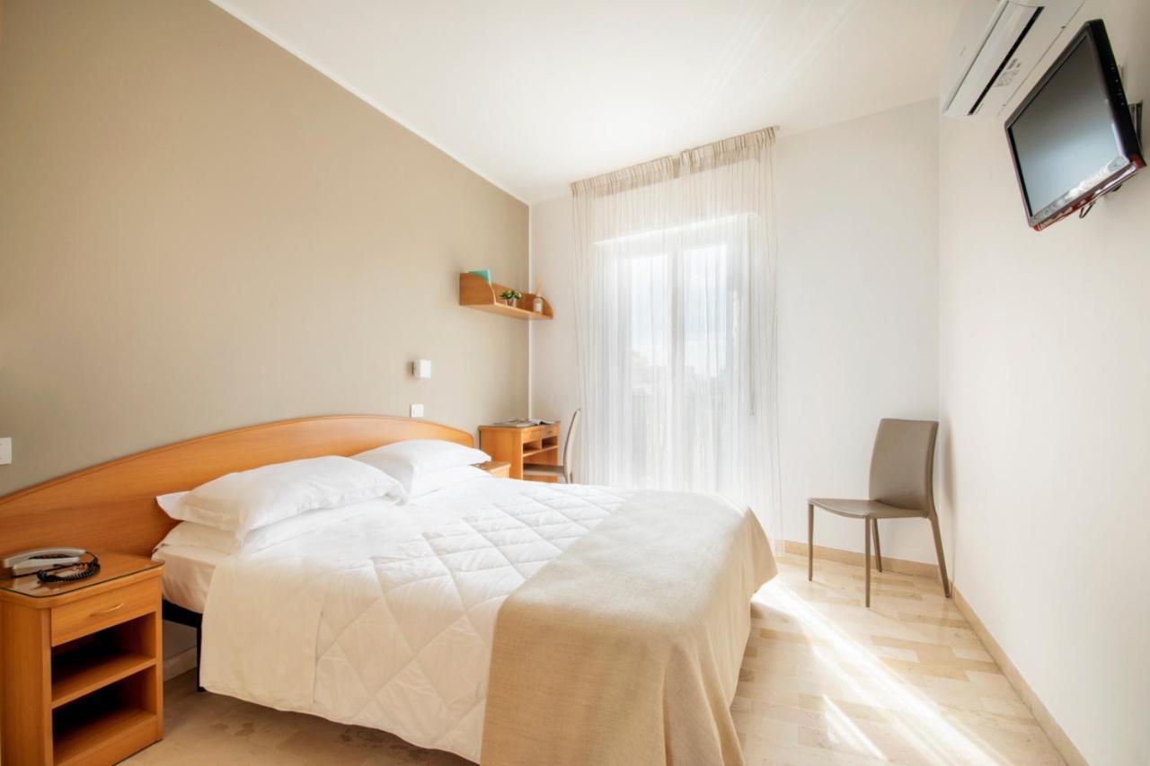 Hotel Bernard 산베네데토델트론토 외부 사진