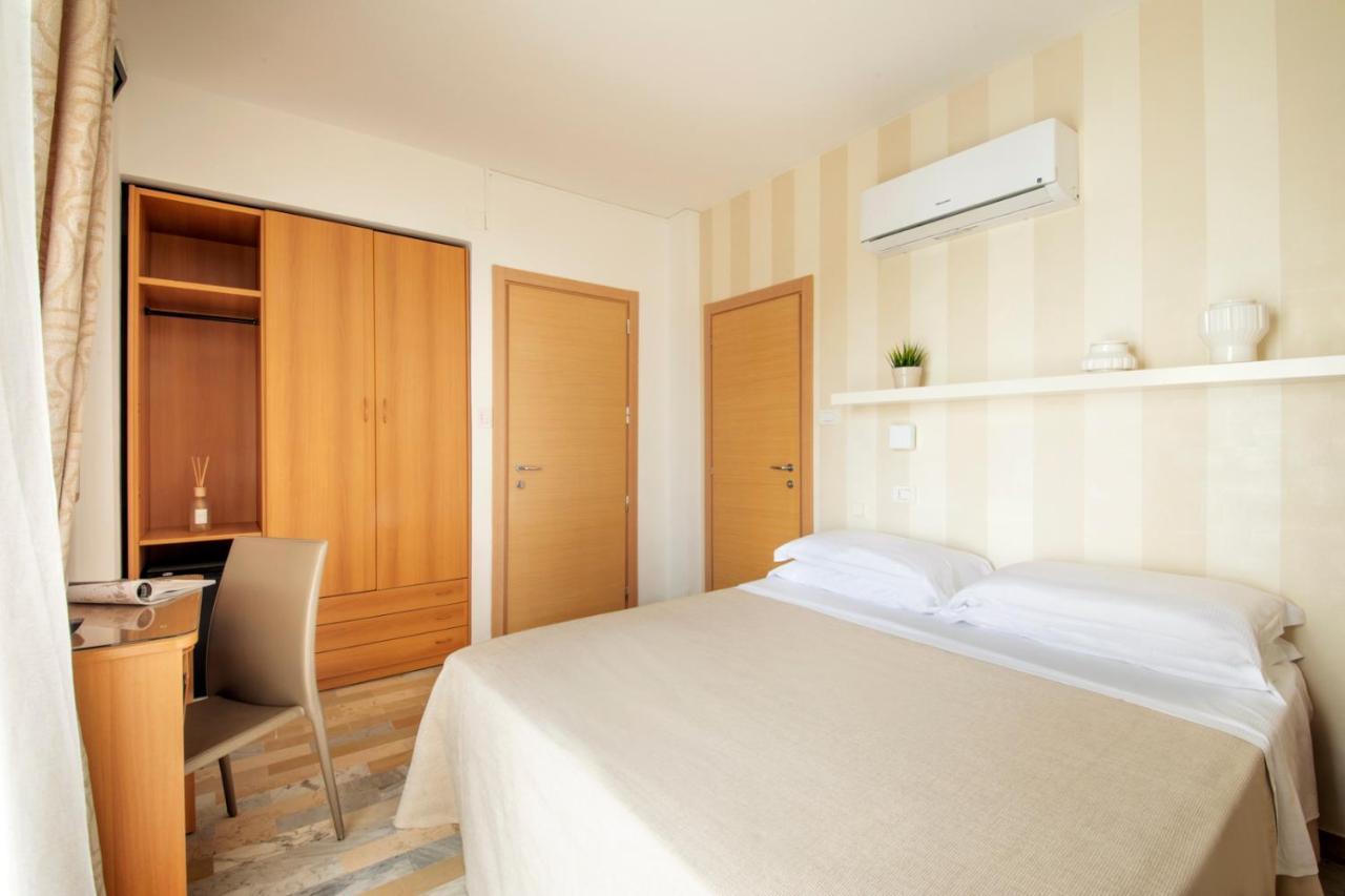 Hotel Bernard 산베네데토델트론토 외부 사진
