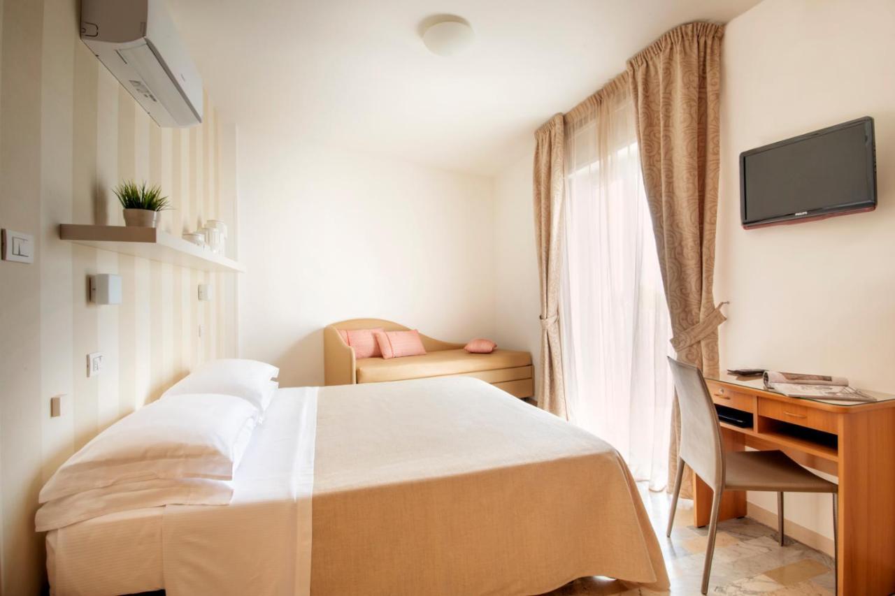 Hotel Bernard 산베네데토델트론토 외부 사진